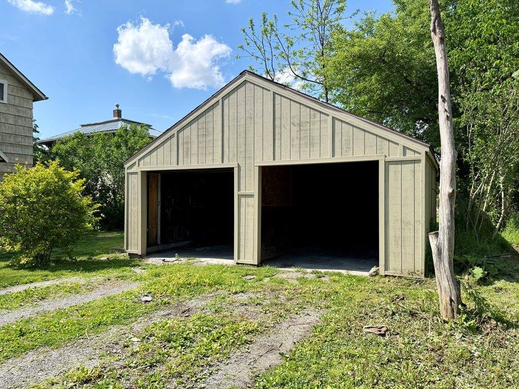 624 &1/2 Prospect St, Bucyrus, OH 44820