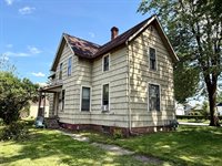 624 &1/2 Prospect St, Bucyrus, OH 44820