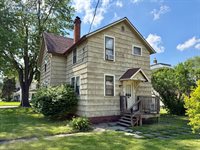 624 &1/2 Prospect St, Bucyrus, OH 44820