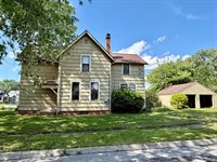 624 &1/2 Prospect St, Bucyrus, OH 44820