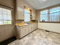 624 &1/2 Prospect St, Bucyrus, OH 44820