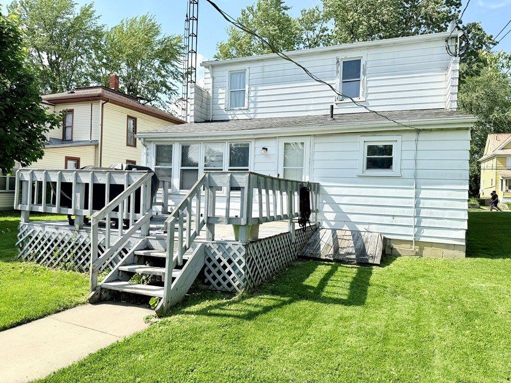 413 &1/2 Woodlawn Ave, Bucyrus, OH 44820