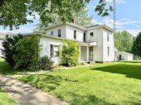 413 &1/2 Woodlawn Ave, Bucyrus, OH 44820