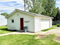 413 &1/2 Woodlawn Ave, Bucyrus, OH 44820