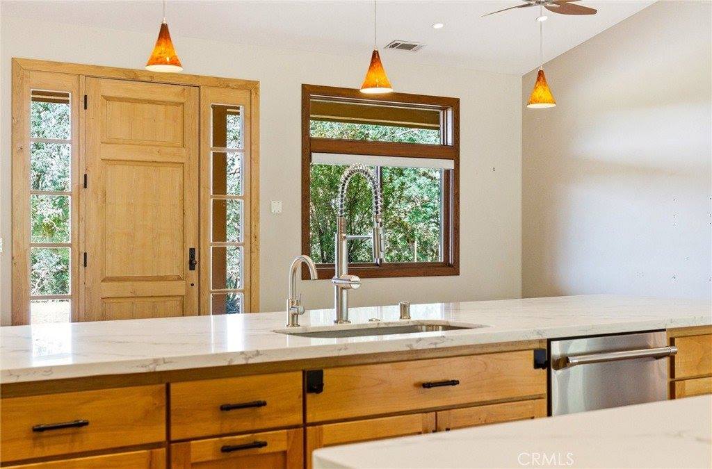 17205 Black Oak Hill, Middletown, CA 95461