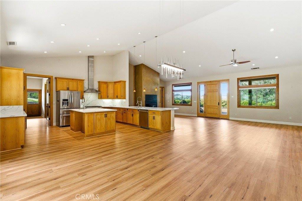 17205 Black Oak Hill, Middletown, CA 95461