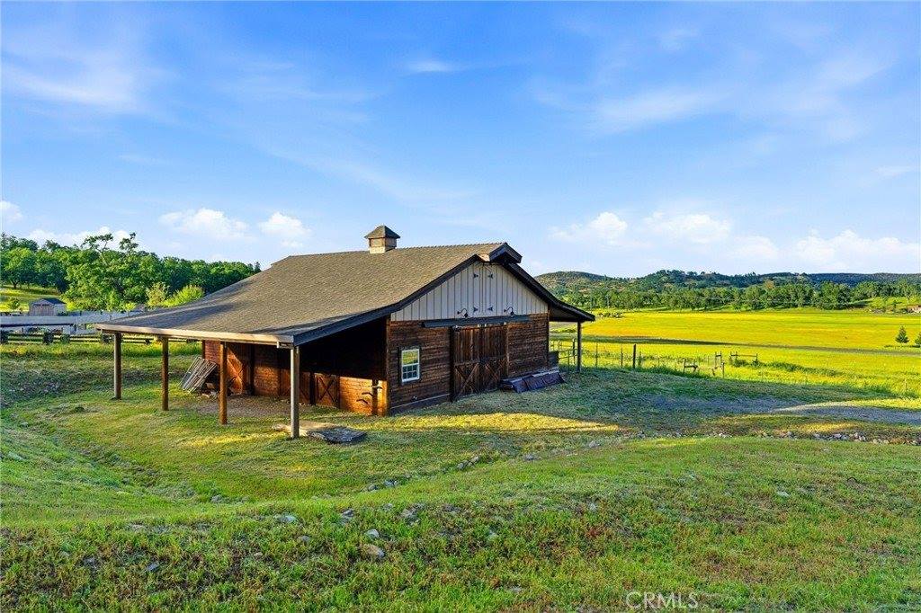 17205 Black Oak Hill, Middletown, CA 95461