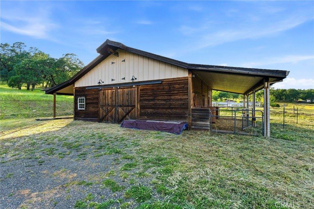 17205 Black Oak Hill, Middletown, CA 95461