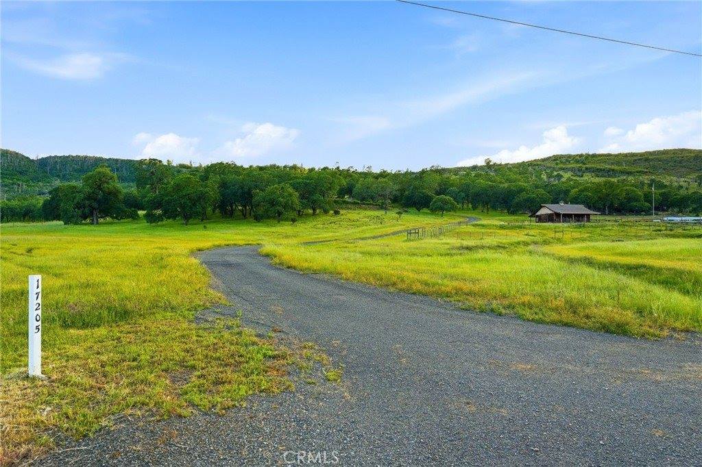 17205 Black Oak Hill, Middletown, CA 95461