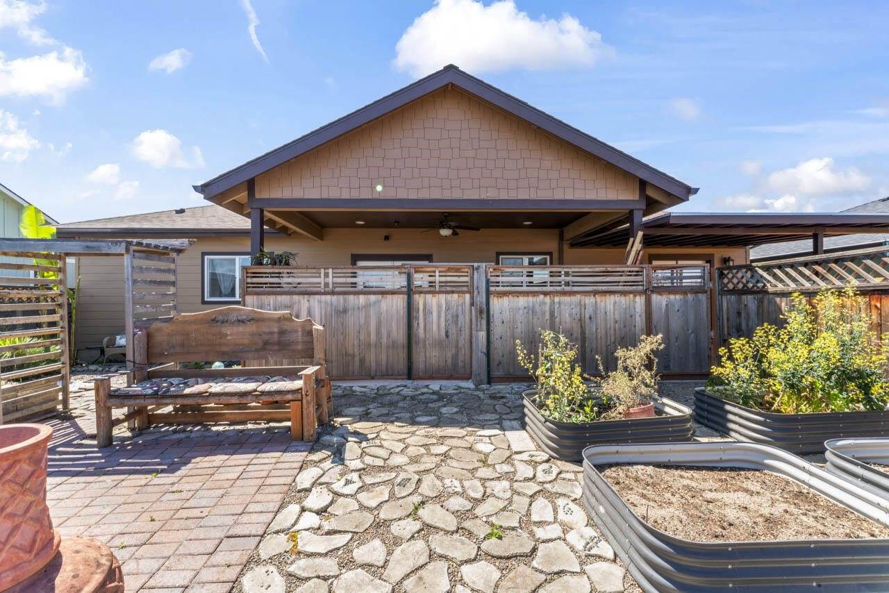 412 Barnum Drive, Phoenix, OR 97535