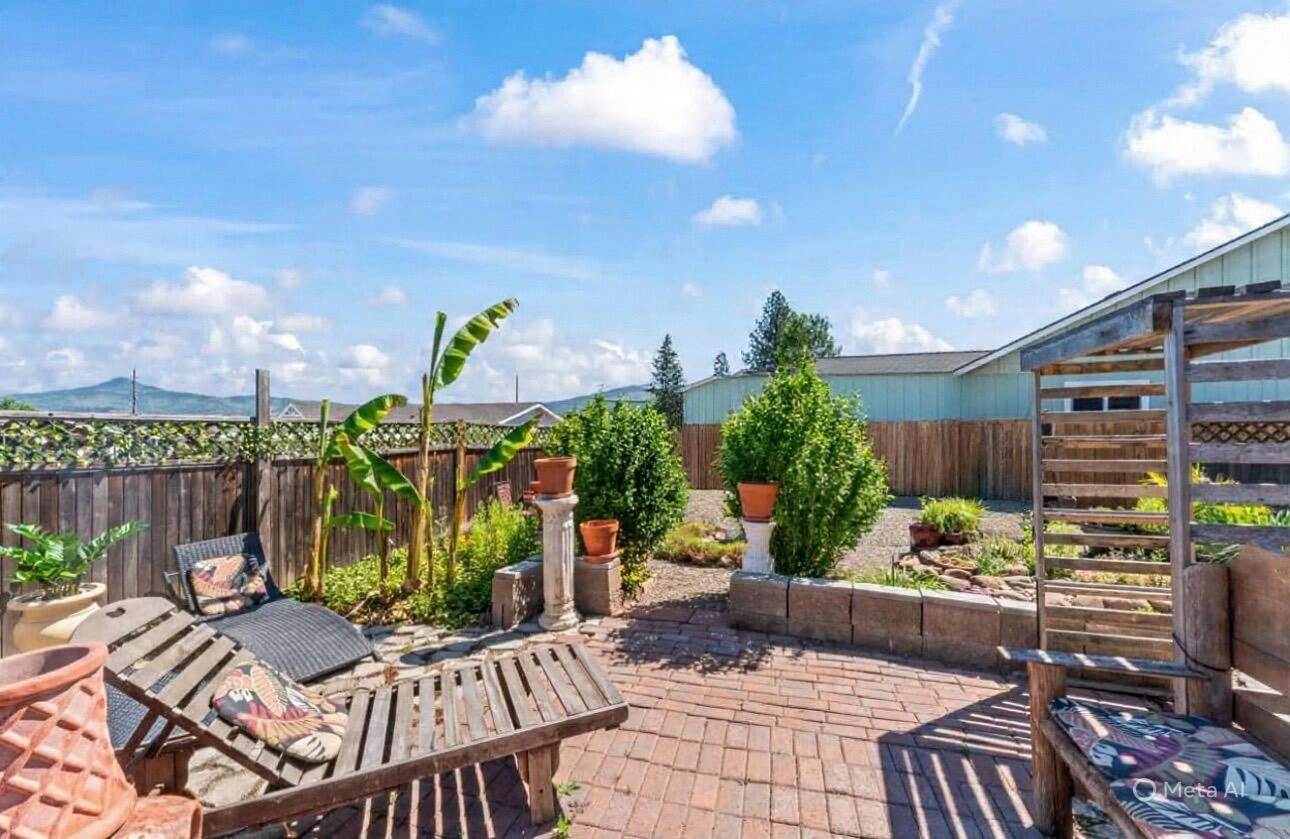 412 Barnum Drive, Phoenix, OR 97535