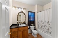 412 Barnum Drive, Phoenix, OR 97535