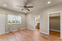 412 Barnum Drive, Phoenix, OR 97535