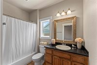 412 Barnum Drive, Phoenix, OR 97535