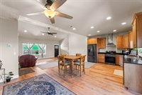 412 Barnum Drive, Phoenix, OR 97535