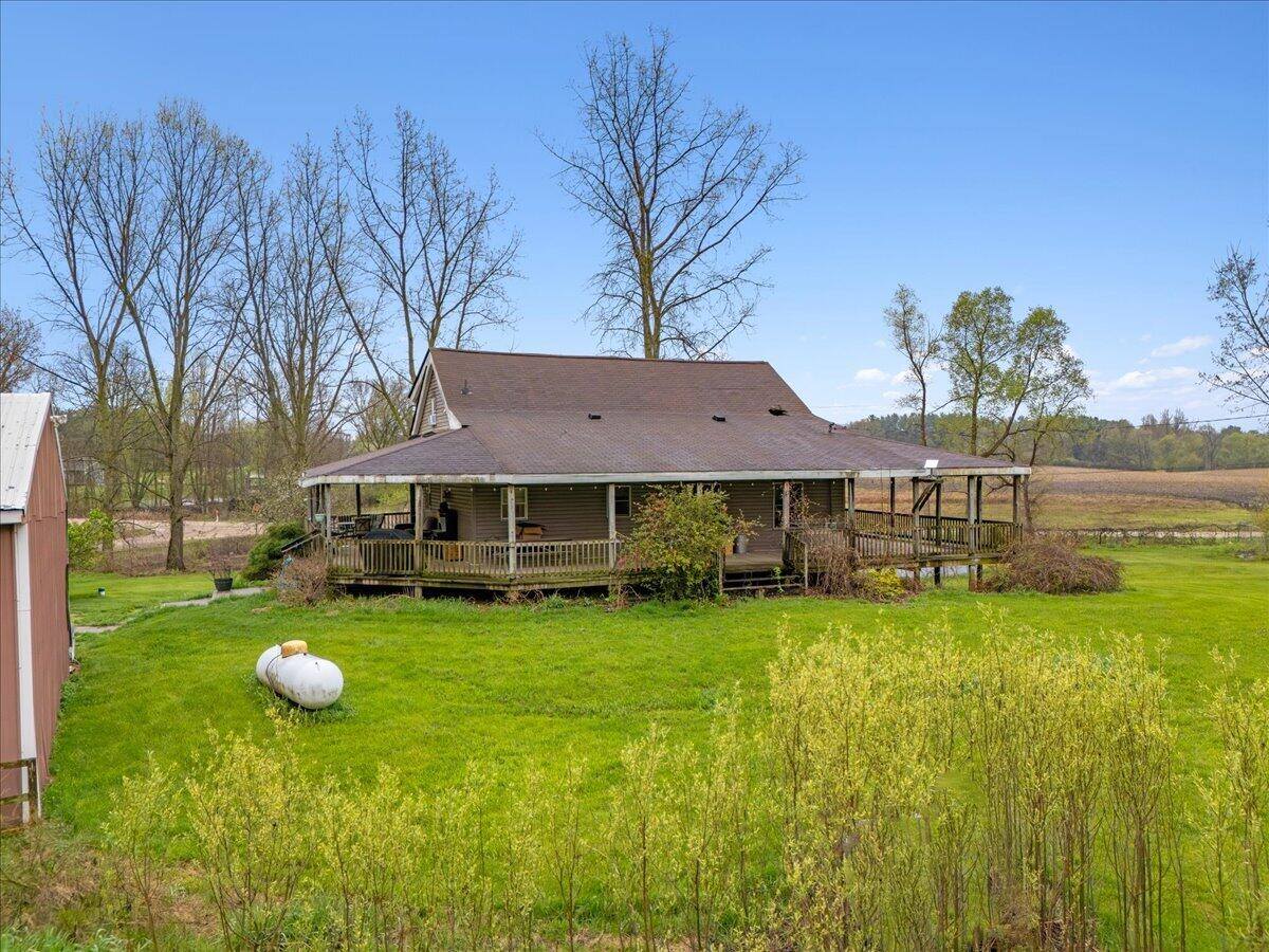 6475 Center Road, Fenton, MI 48430
