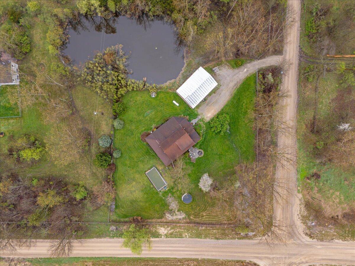 6475 Center Road, Fenton, MI 48430