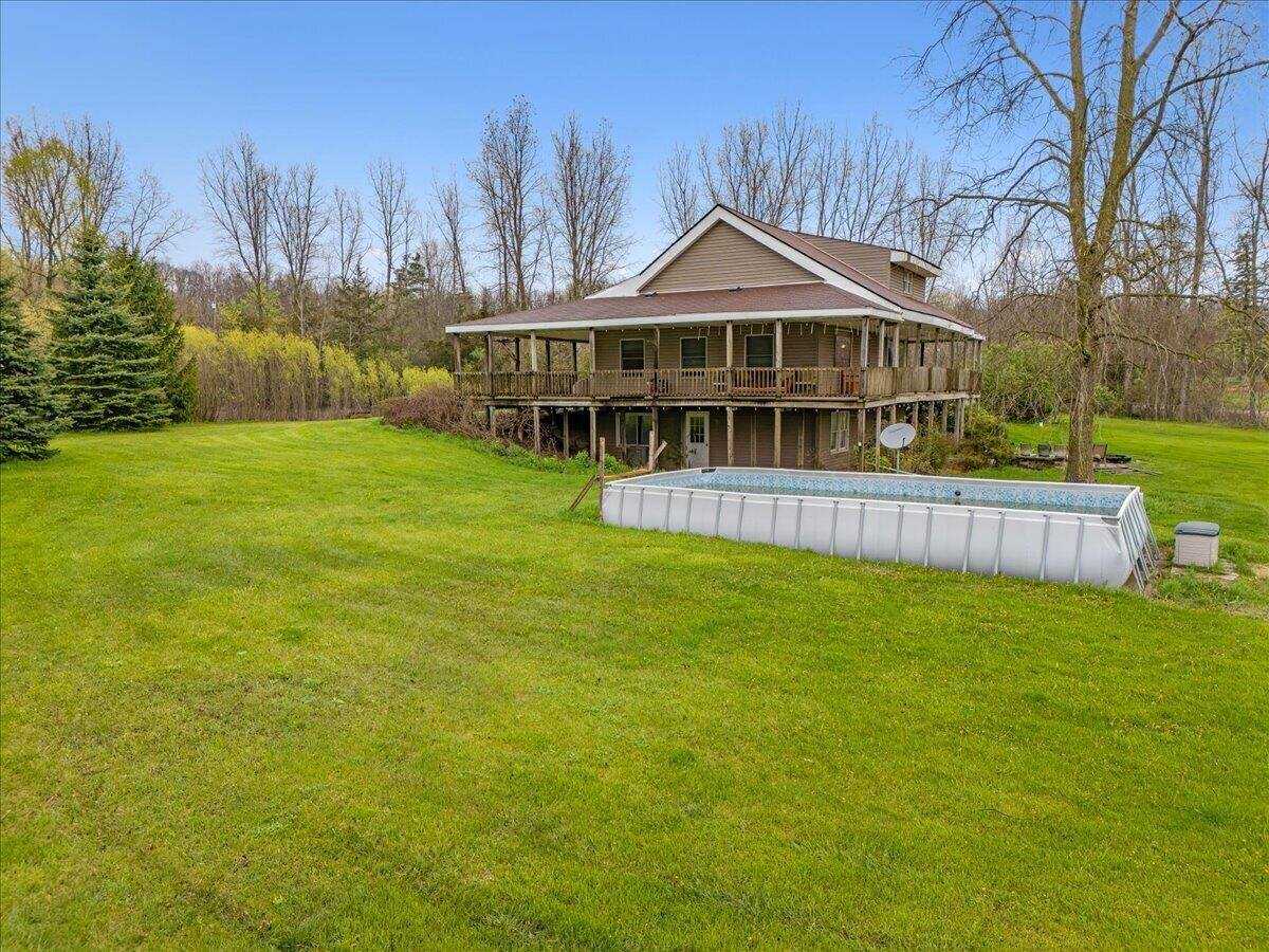 6475 Center Road, Fenton, MI 48430