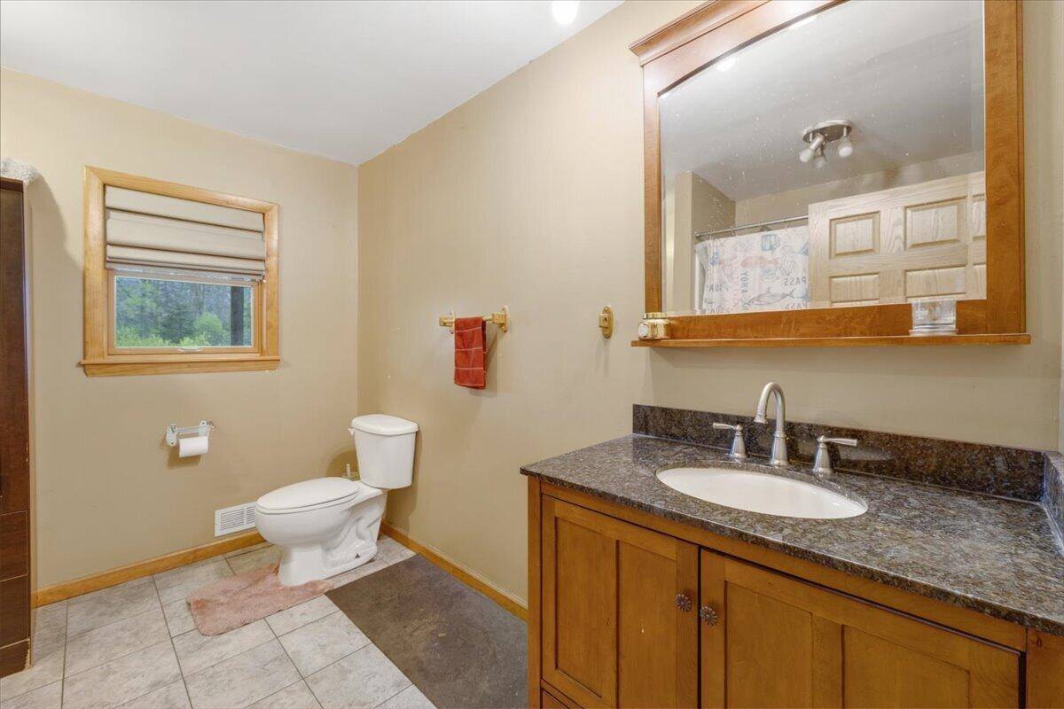 6475 Center Road, Fenton, MI 48430