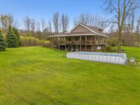 6475 Center Road, Fenton, MI 48430