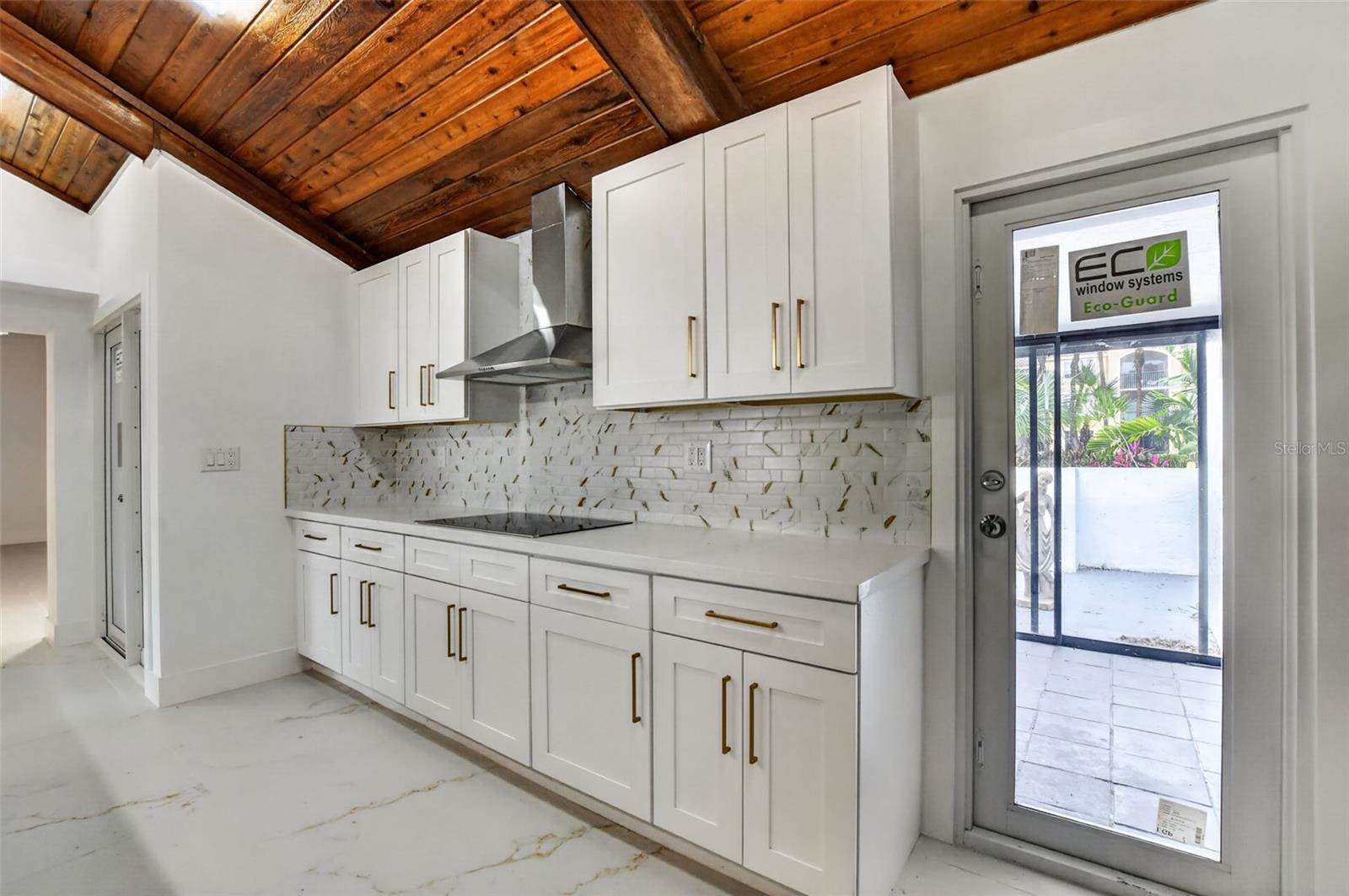 4701 NW 1ST Place, Deerfield Beach, FL 33442