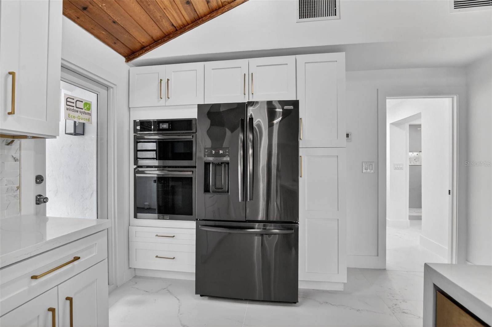 4701 NW 1ST Place, Deerfield Beach, FL 33442