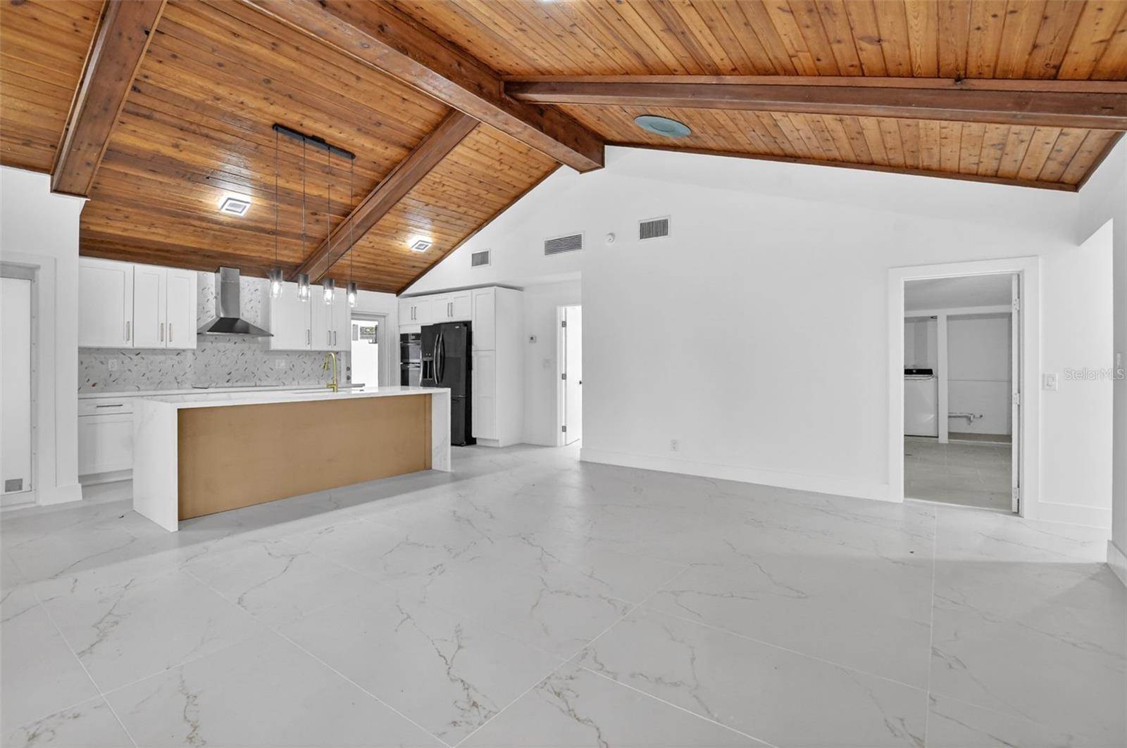 4701 NW 1ST Place, Deerfield Beach, FL 33442
