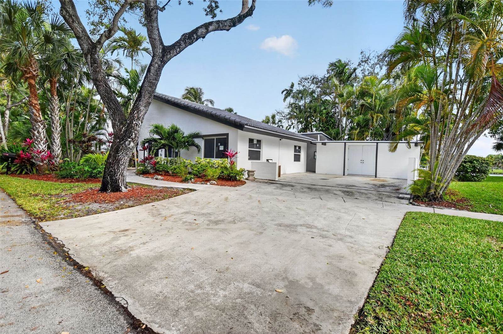 4701 NW 1ST Place, Deerfield Beach, FL 33442