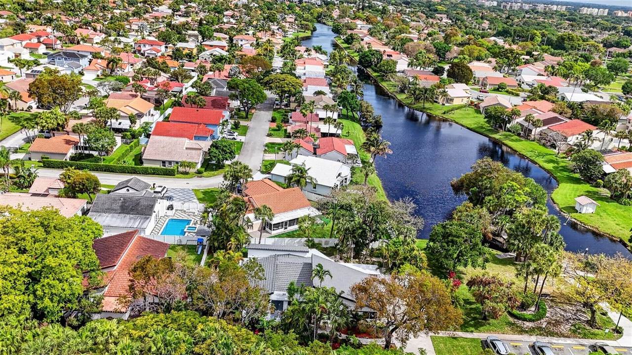 4701 NW 1ST Place, Deerfield Beach, FL 33442