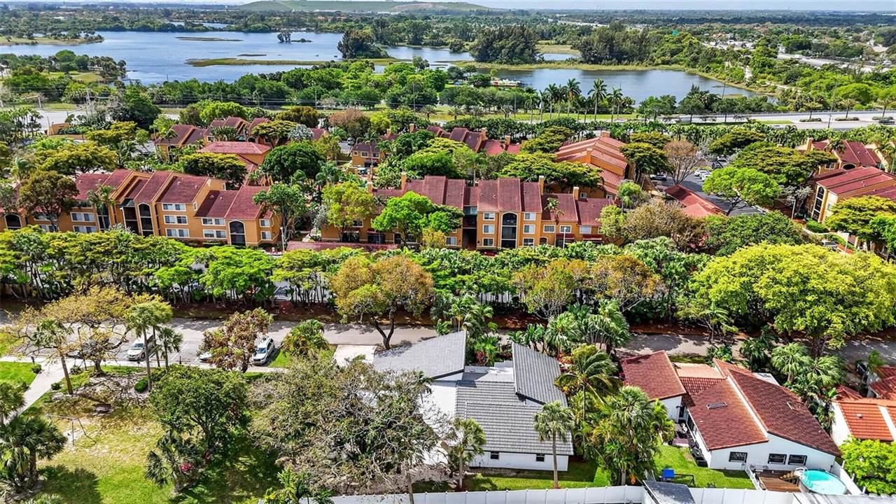 4701 NW 1ST Place, Deerfield Beach, FL 33442