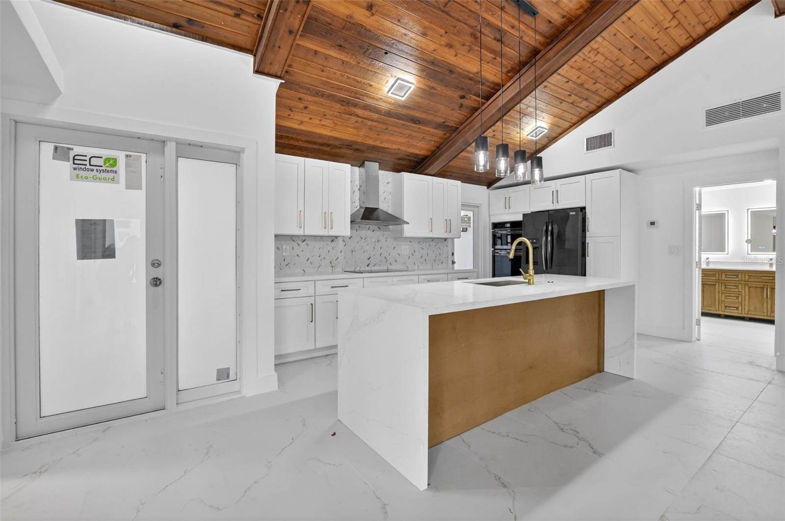 4701 NW 1ST Place, Deerfield Beach, FL 33442