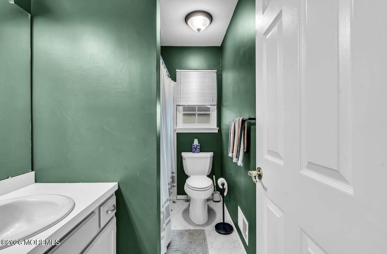 9 Jennifer Drive, Howell, NJ 07731