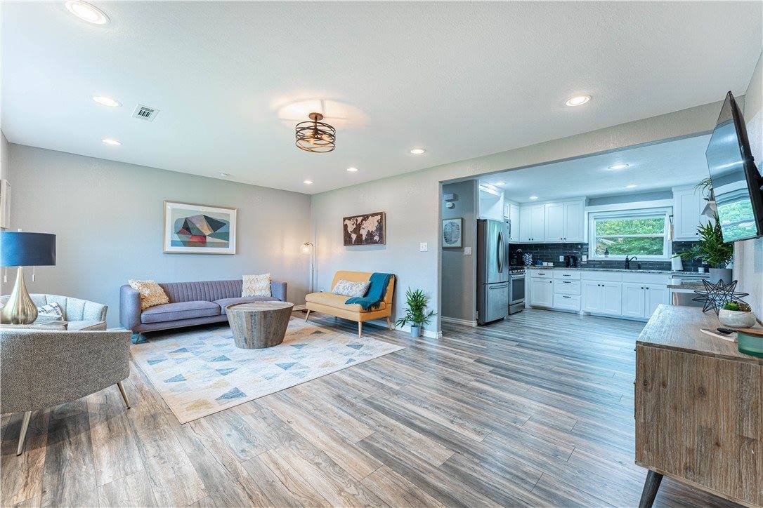 1103 Bella Vista Road, Bentonville, AR 72712