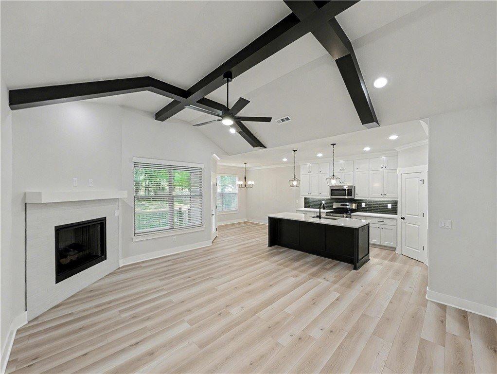 18 Hillswick Drive, Bella Vista, AR 72715