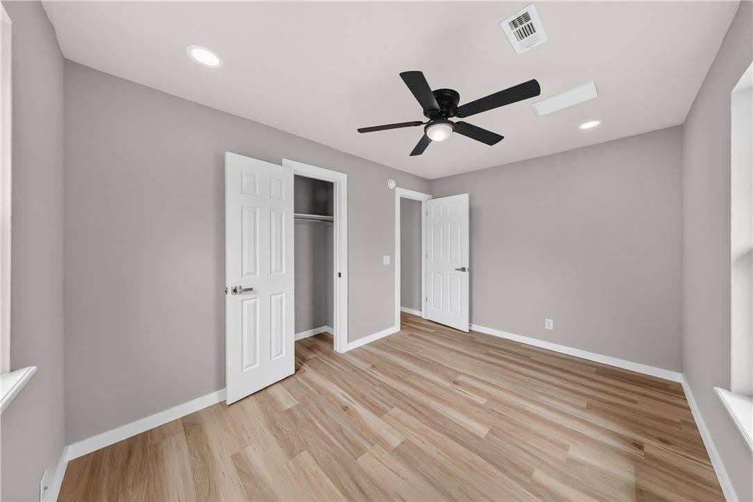 2107 Douglas Street, Bentonville, AR 72712