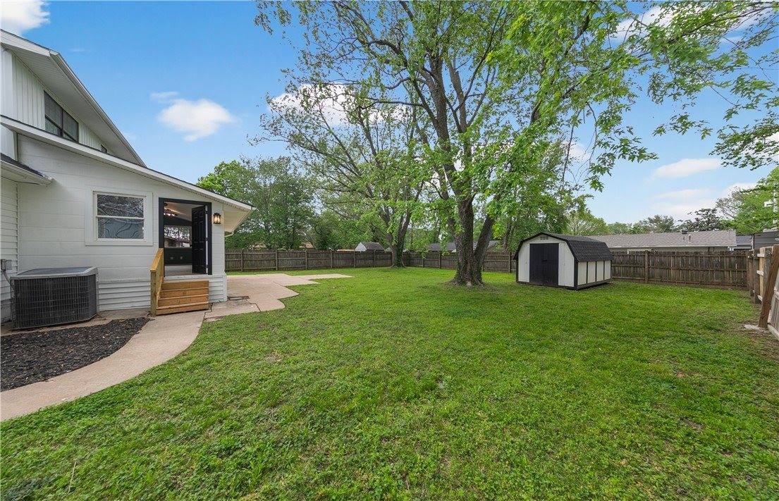 2107 Douglas Street, Bentonville, AR 72712