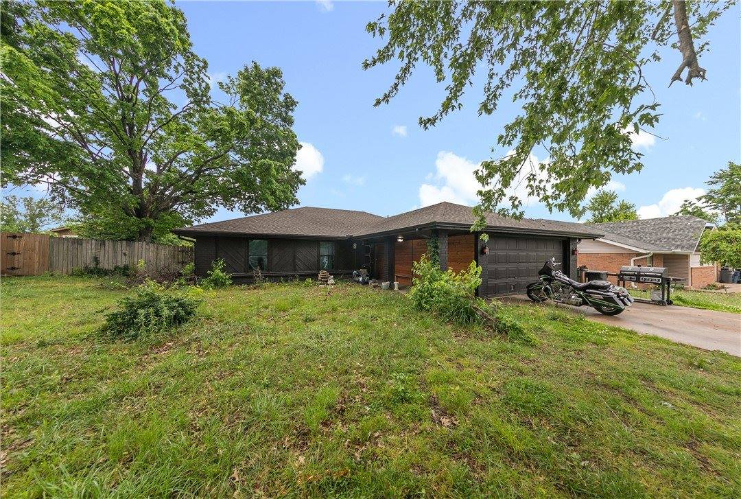 2211 West Olrich Street, Rogers, AR 72758