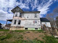 25 Elm Street, Houlton, ME 04730