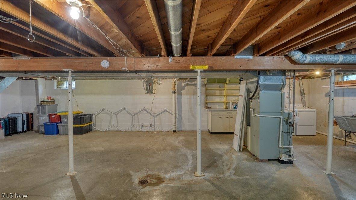 212 Westview Drive, New Concord, OH 43762