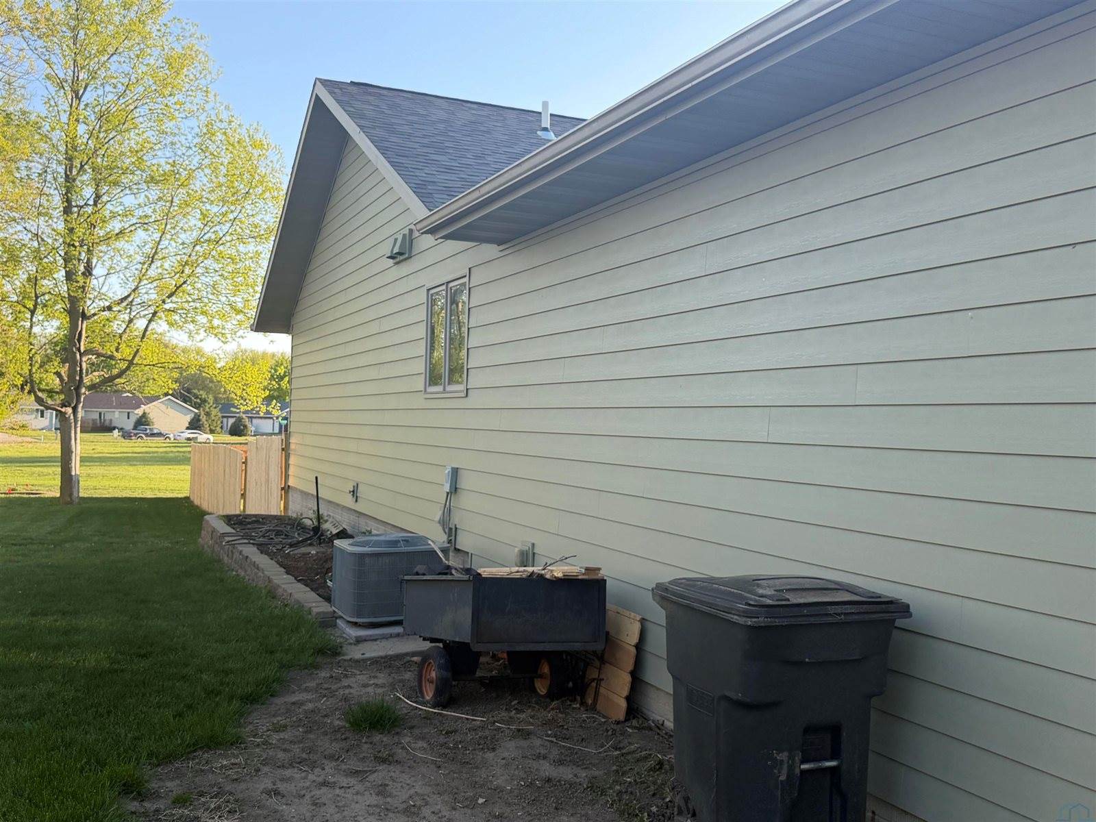 302 E Jefferson St, Elk Point, SD 57025