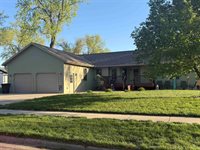 302 E Jefferson St, Elk Point, SD 57025