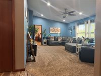 302 E Jefferson St, Elk Point, SD 57025