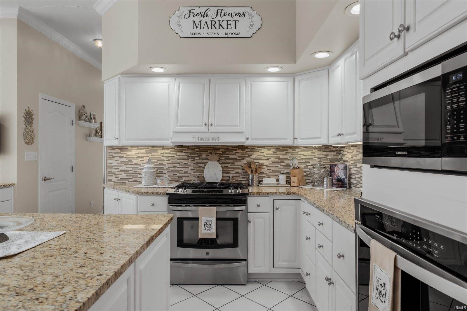 7109 W Saint Andrews Avenue, Yorktown, IN 47396