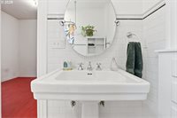334 SE 78TH Ave, Portland, OR 97215