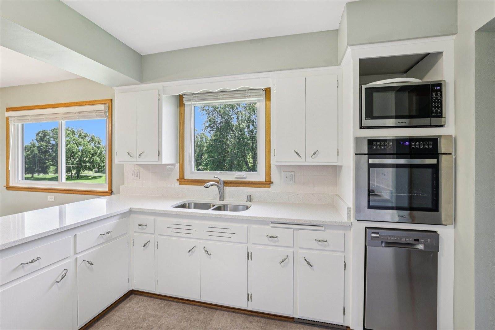 1909 Weber Drive, Sun Prairie, Town of, WI 53590