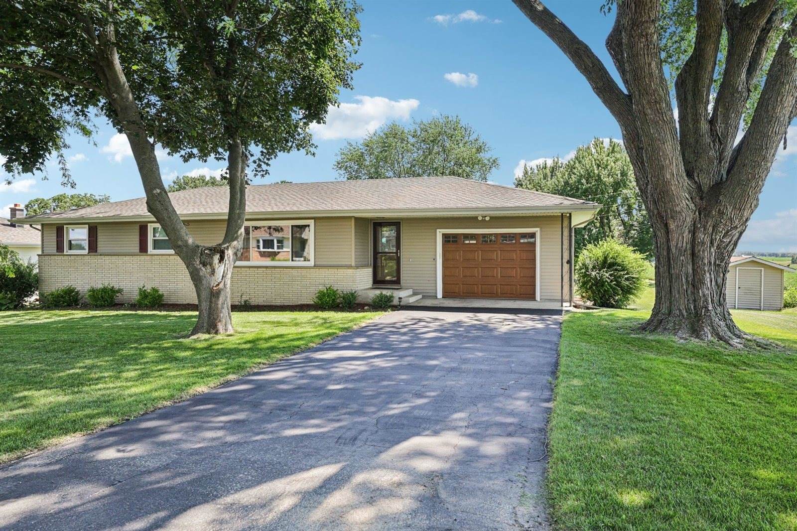 1909 Weber Drive, Sun Prairie, Town of, WI 53590