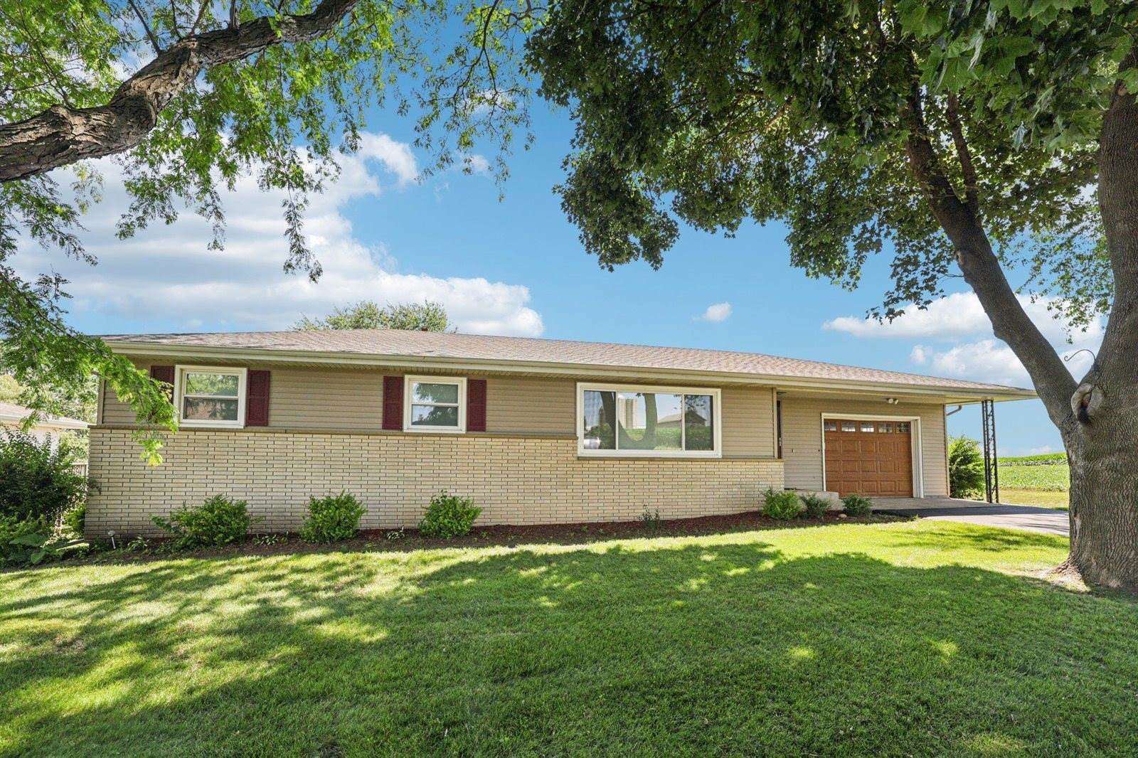 1909 Weber Drive, Sun Prairie, Town of, WI 53590