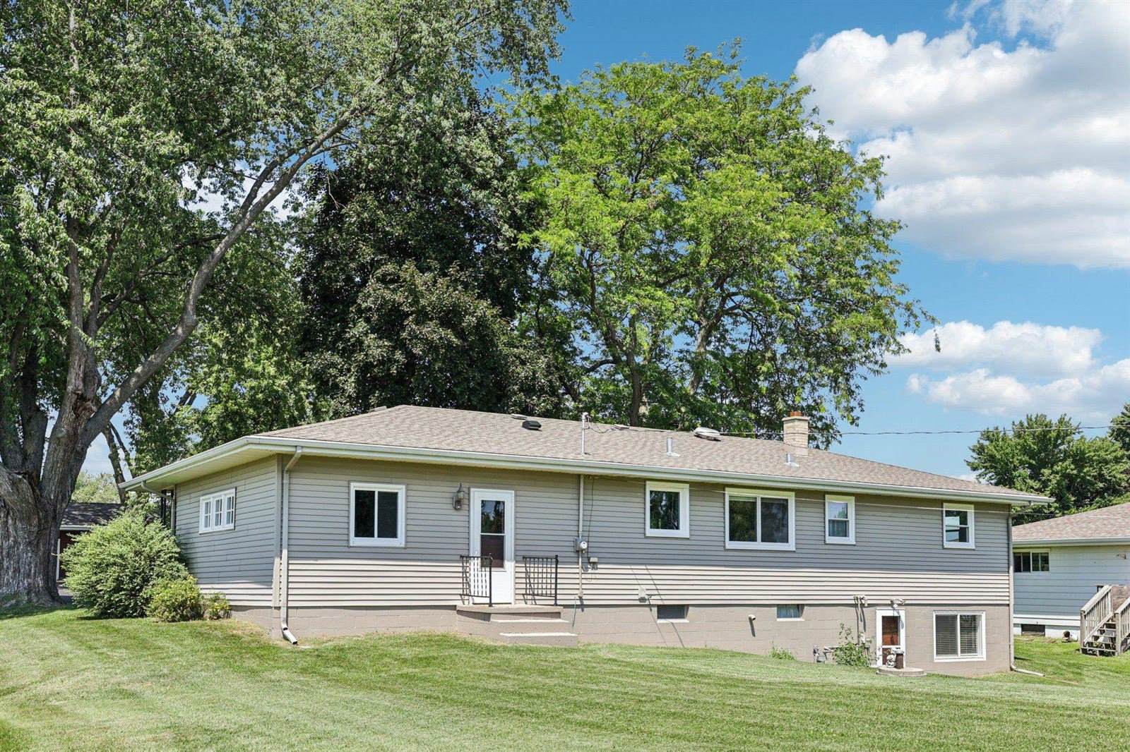 1909 Weber Drive, Sun Prairie, Town of, WI 53590