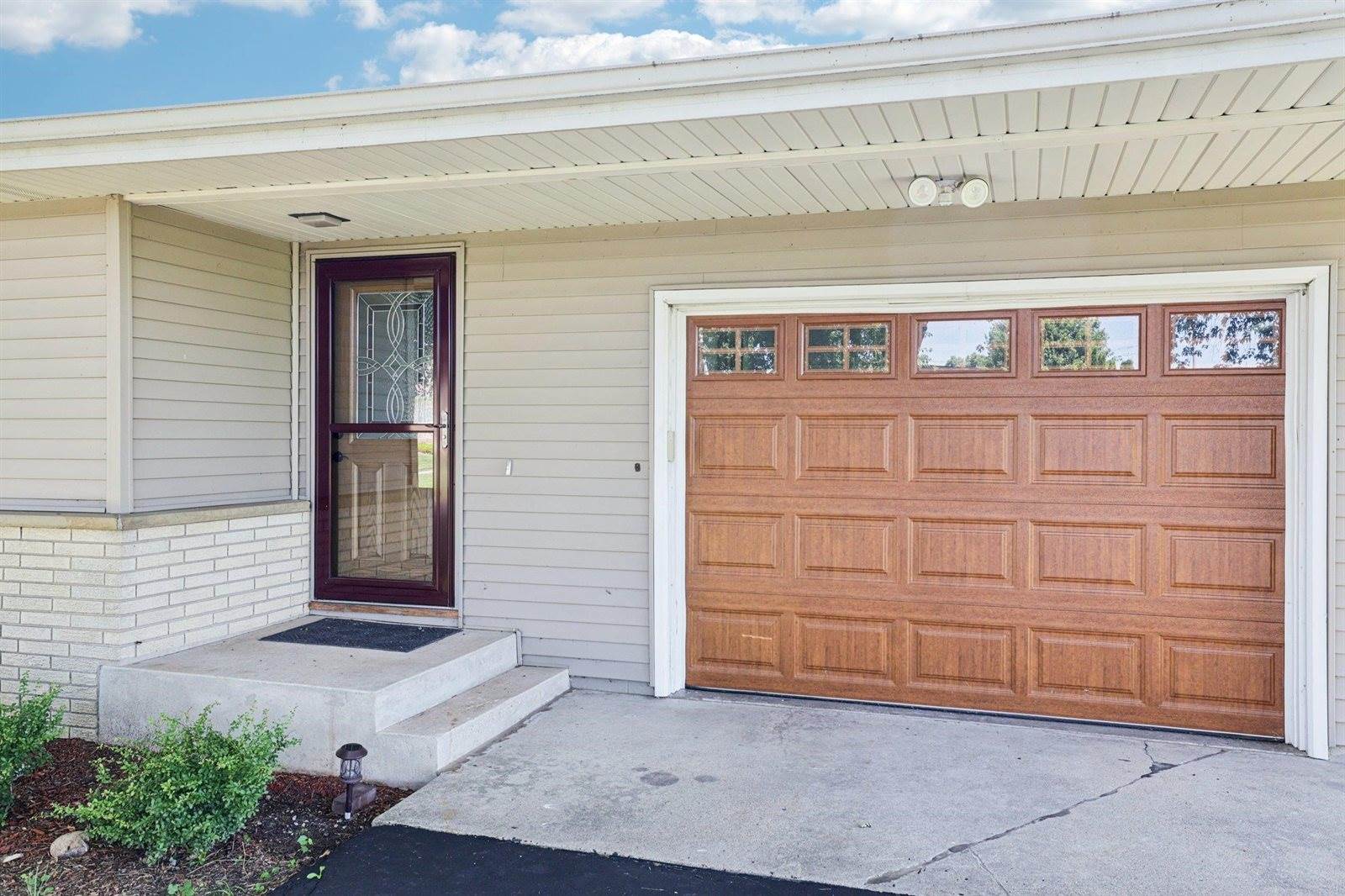 1909 Weber Drive, Sun Prairie, Town of, WI 53590