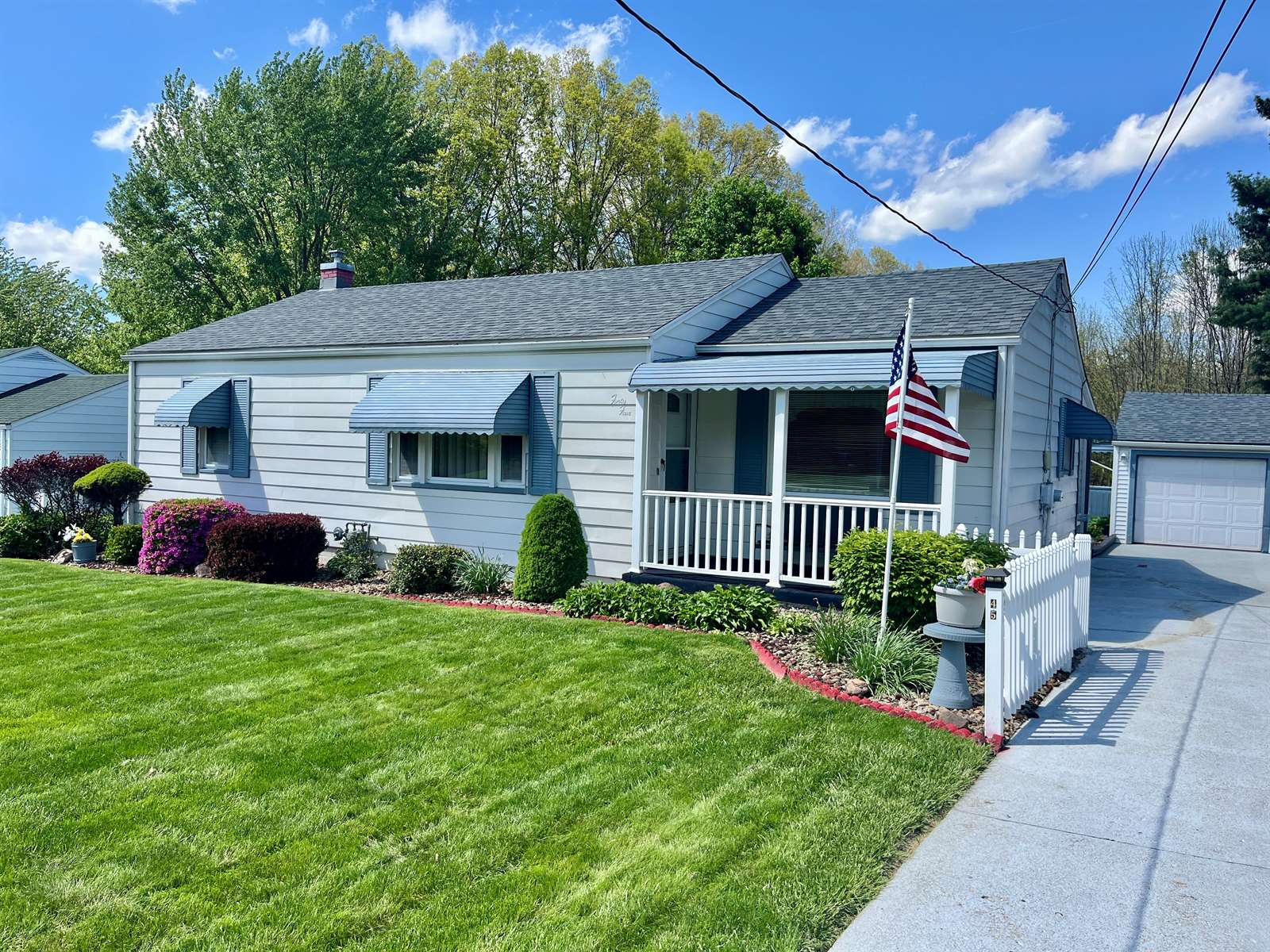 Sycamore Drive, New Middletown, OH 44442